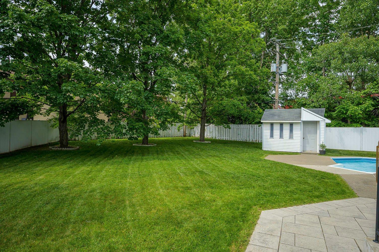 









3240


Rue Bolduc

,
Boisbriand,




QC
J7H1G7

