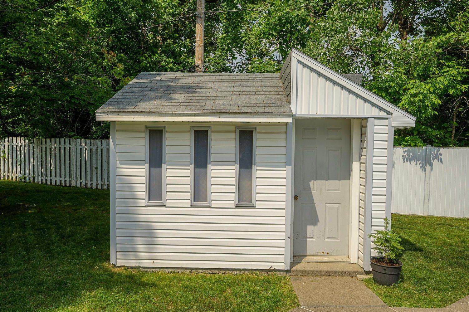 









3240


Rue Bolduc

,
Boisbriand,




QC
J7H1G7

