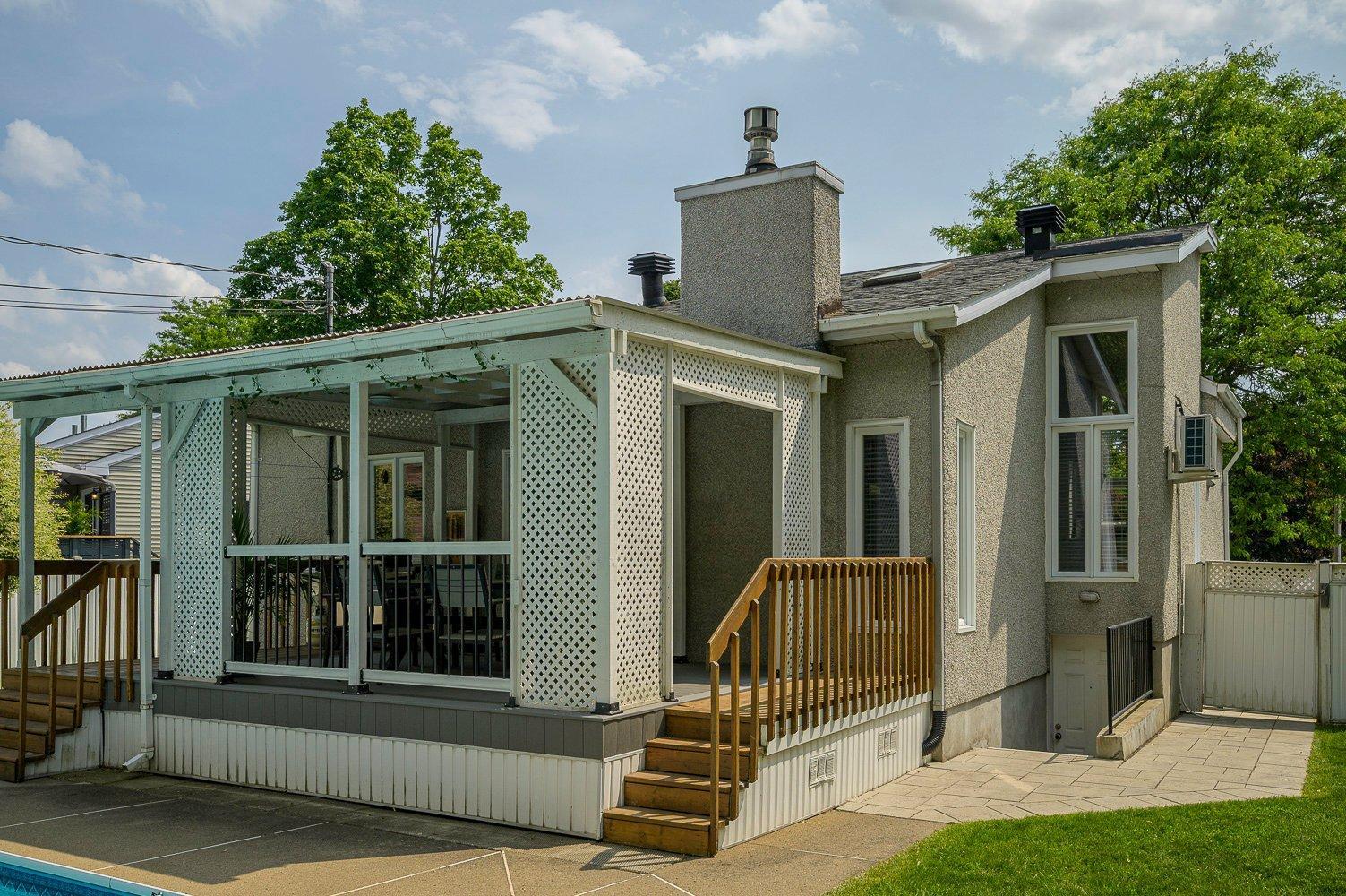 









3240


Rue Bolduc

,
Boisbriand,




QC
J7H1G7

