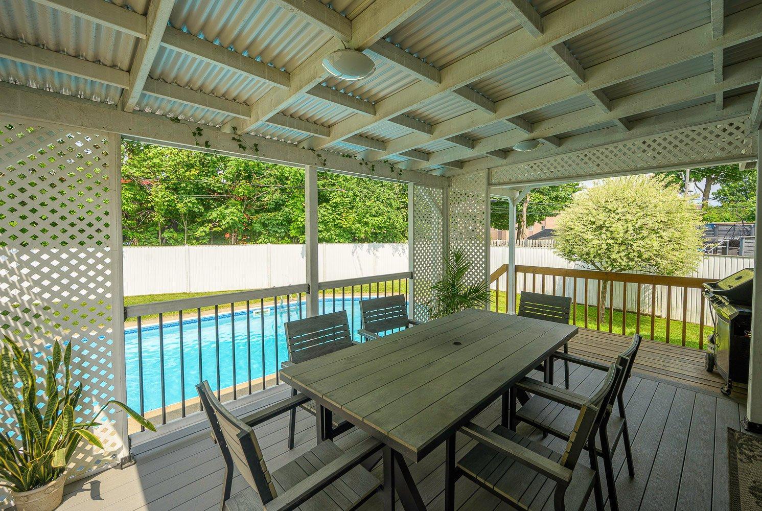 









3240


Rue Bolduc

,
Boisbriand,




QC
J7H1G7

