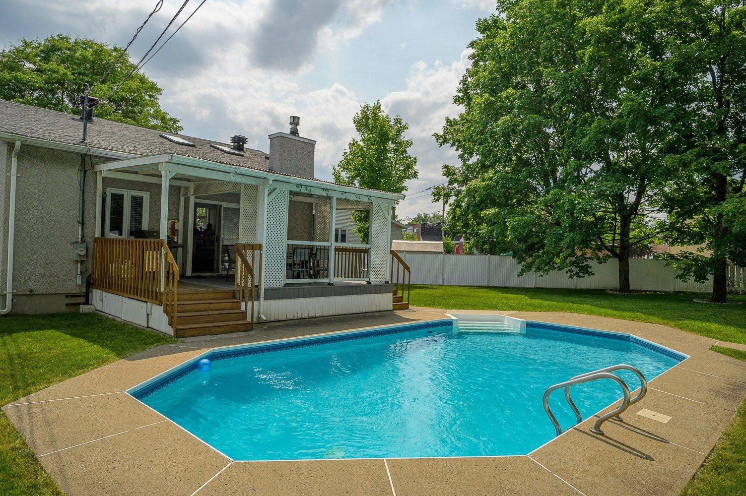









3240


Rue Bolduc

,
Boisbriand,




QC
J7H1G7

