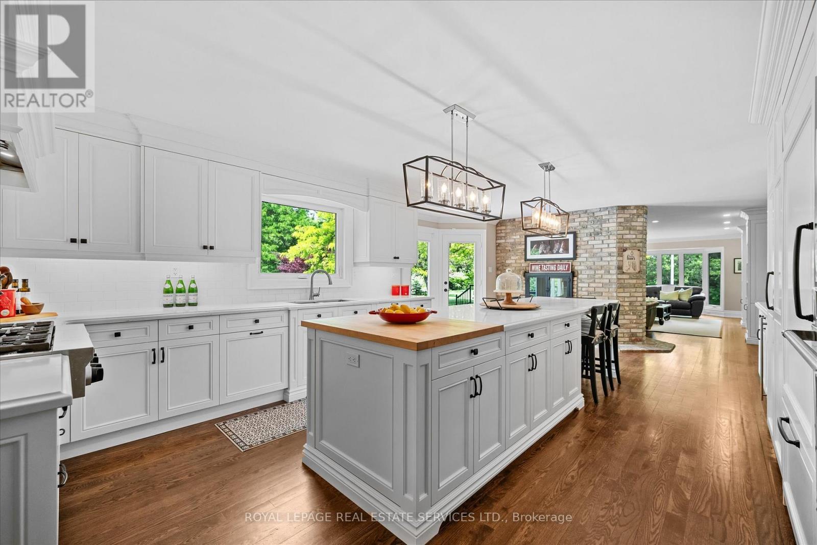 












2315 8 SIDEROAD

,
Burlington,




Ontario
L7P0M5

