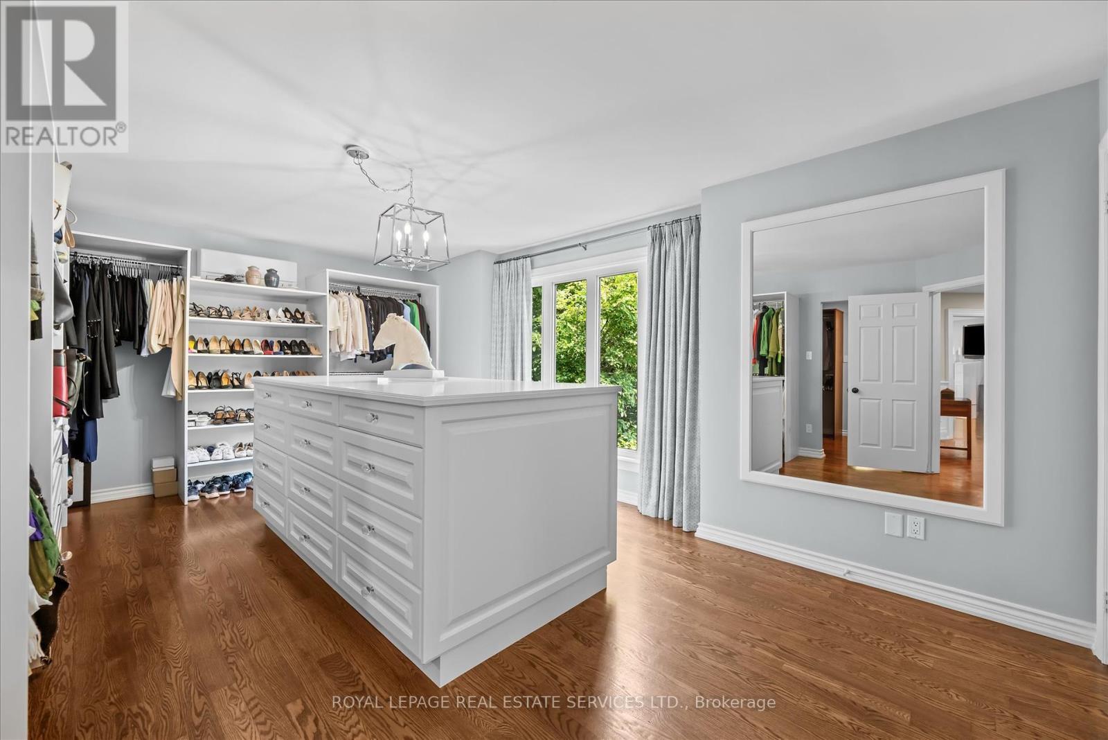 












2315 8 SIDEROAD

,
Burlington,




Ontario
L7P0M5

