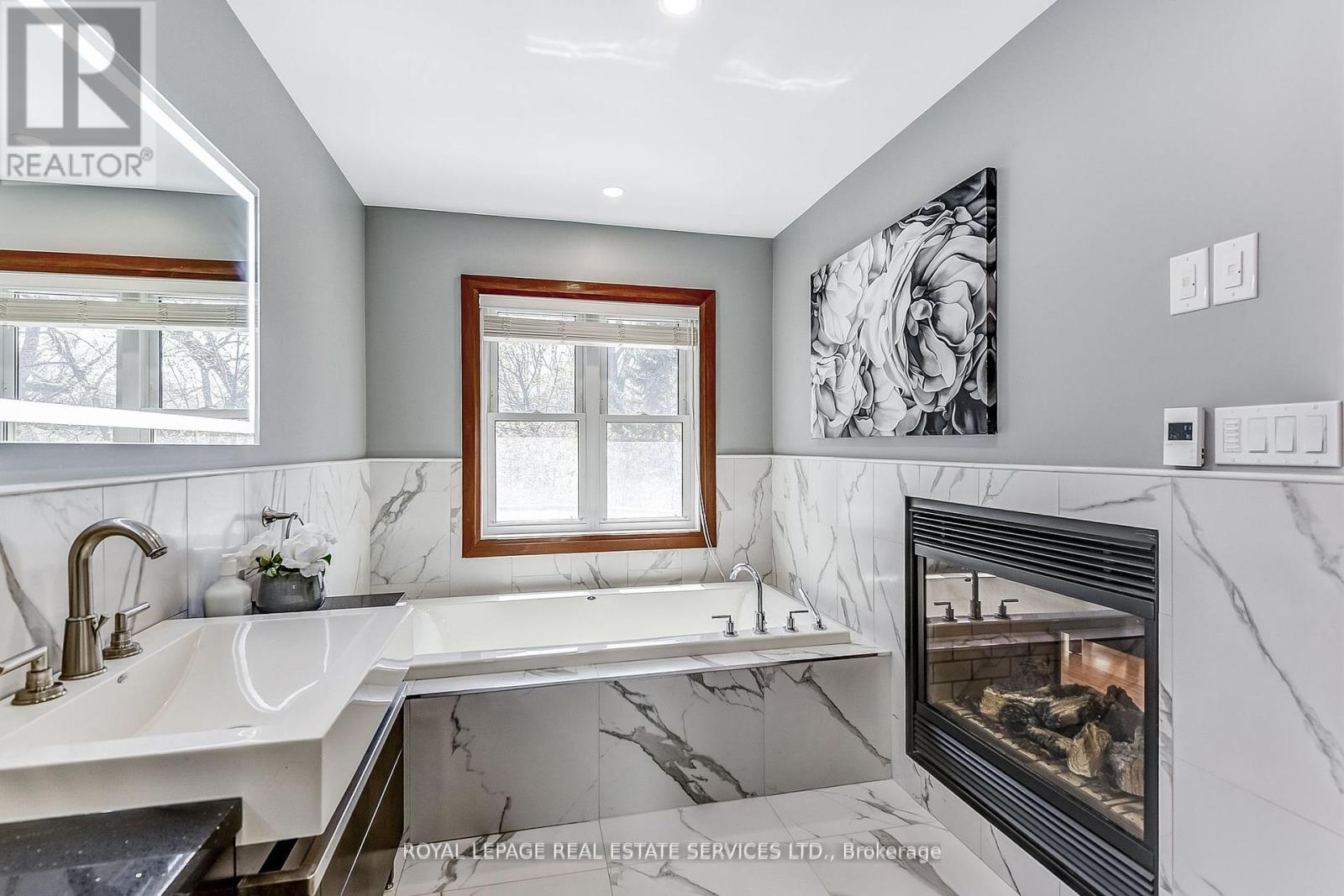 












157 COLBECK STREET

,
Toronto,




Ontario
M6S1V8

