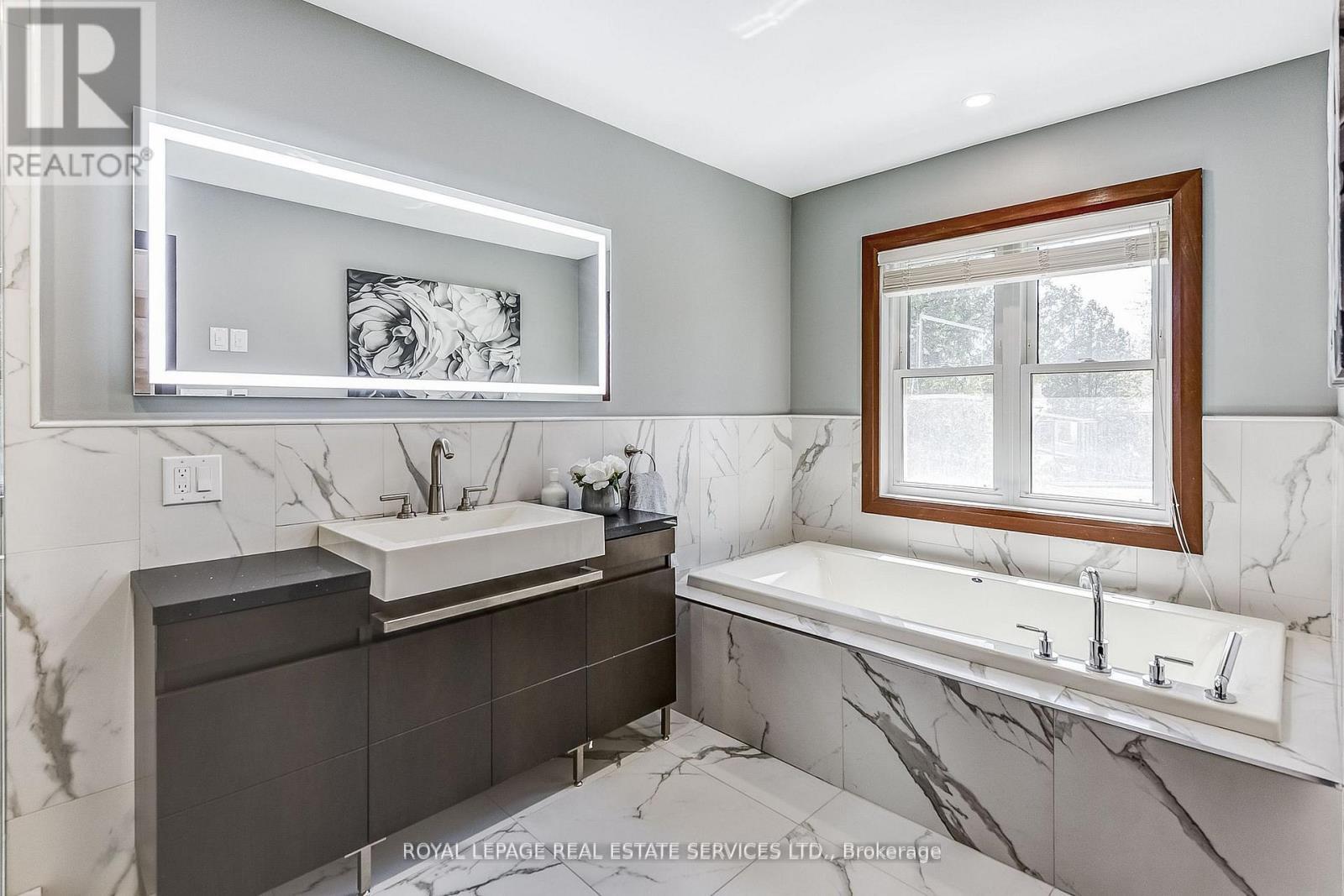 












157 COLBECK STREET

,
Toronto,




Ontario
M6S1V8

