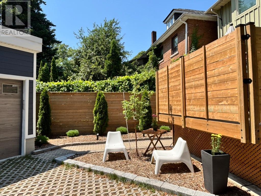 












157 COLBECK STREET

,
Toronto,




Ontario
M6S1V8

