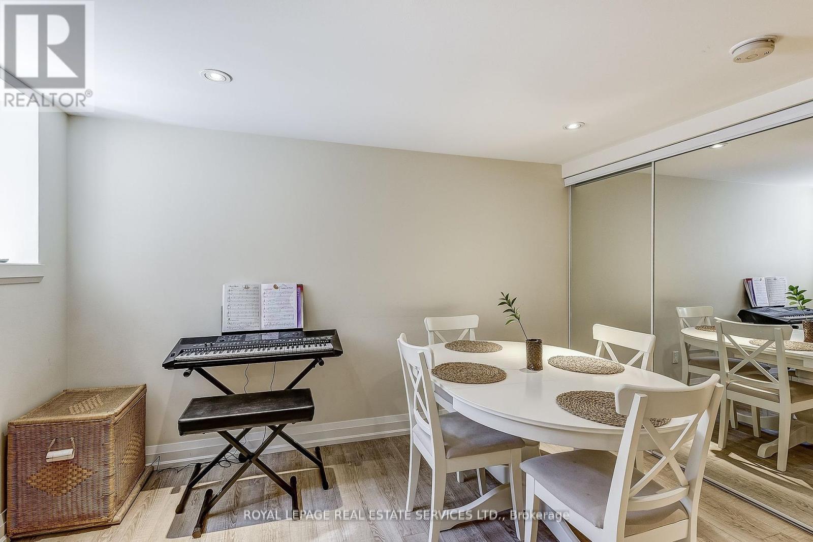 












157 COLBECK STREET

,
Toronto,




Ontario
M6S1V8

