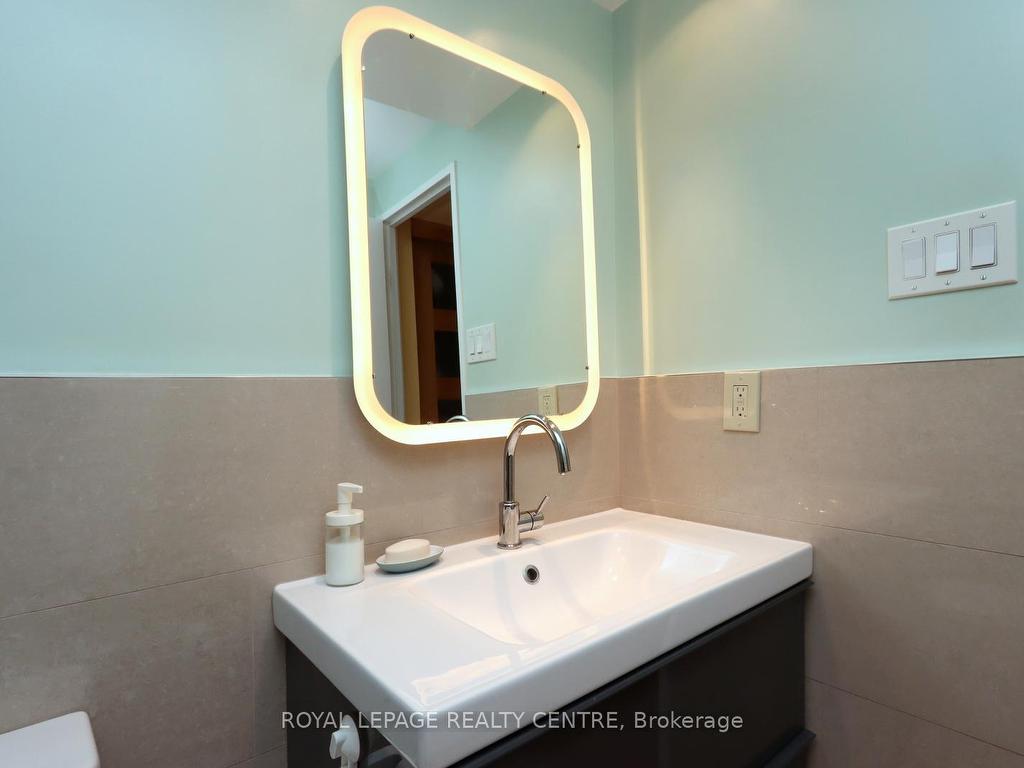 









3100


Kirwin

Avenue, 701,
Mississauga,




ON
L5A 3S6

