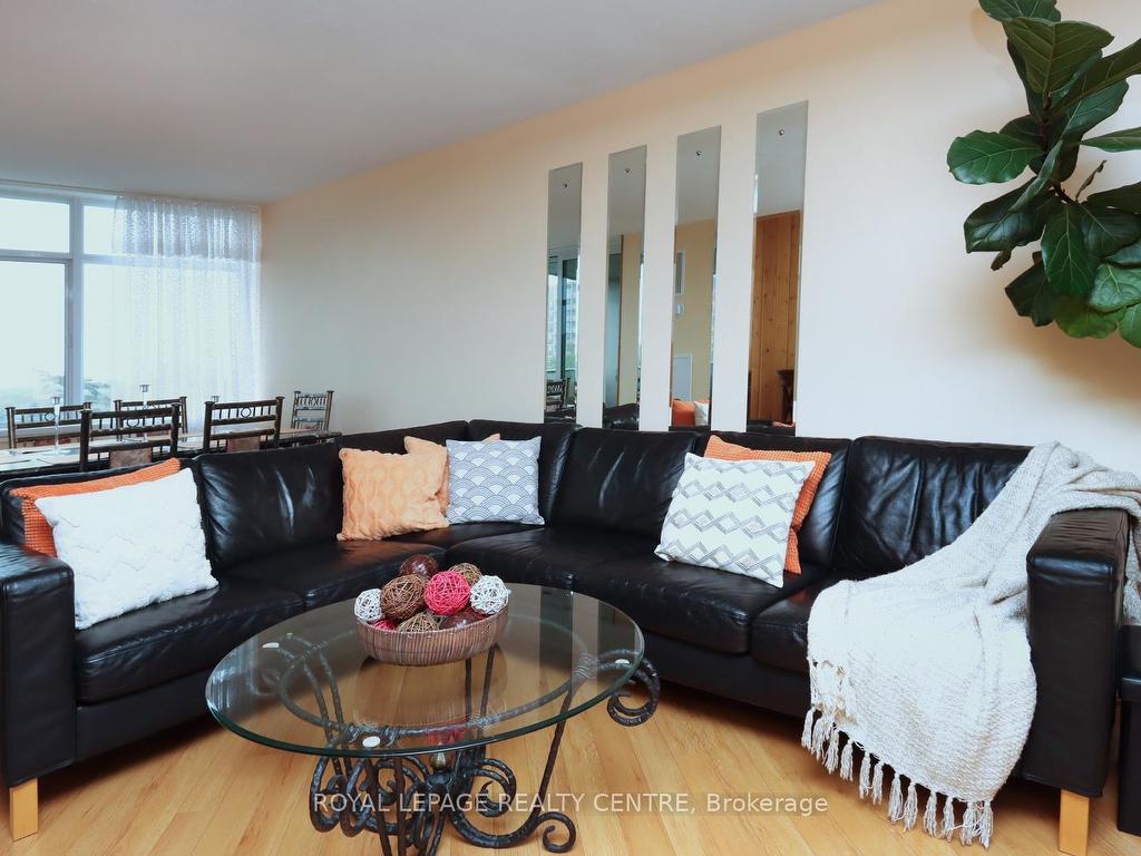 









3100


Kirwin

Avenue, 701,
Mississauga,




ON
L5A 3S6

