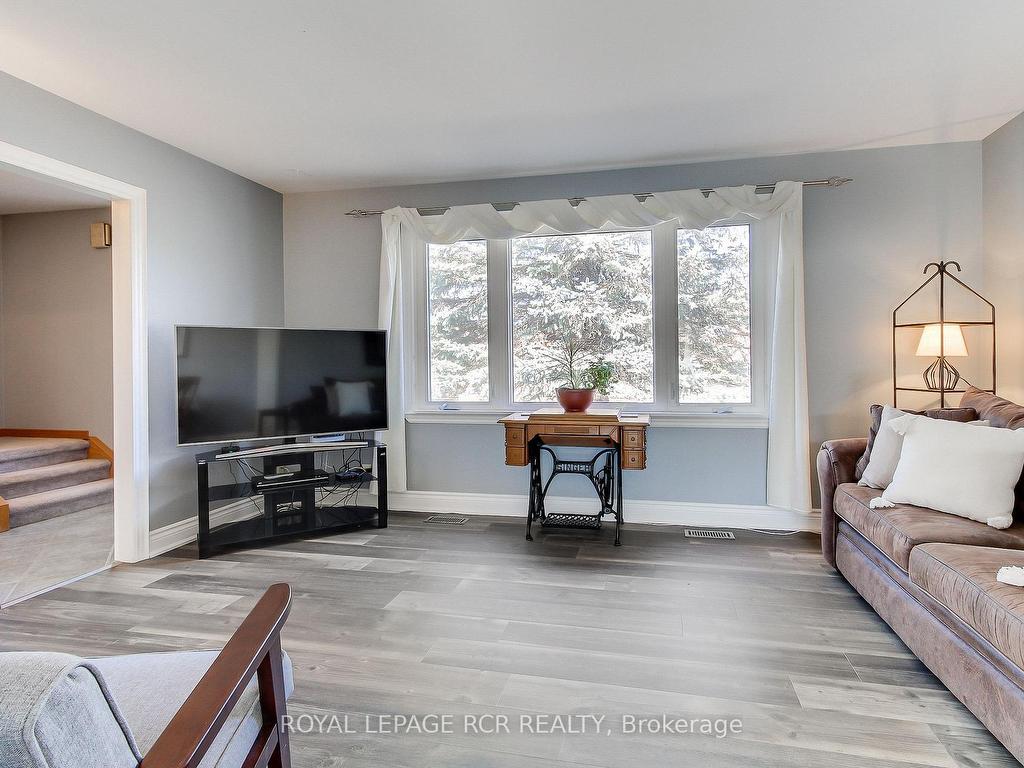 









6


Buce

Avenue,
Bradford West Gwillimbury,




ON
L3Z 2C4

