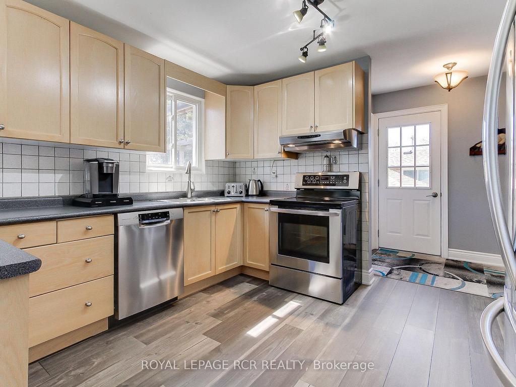 









6


Buce

Avenue,
Bradford West Gwillimbury,




ON
L3Z 2C4

