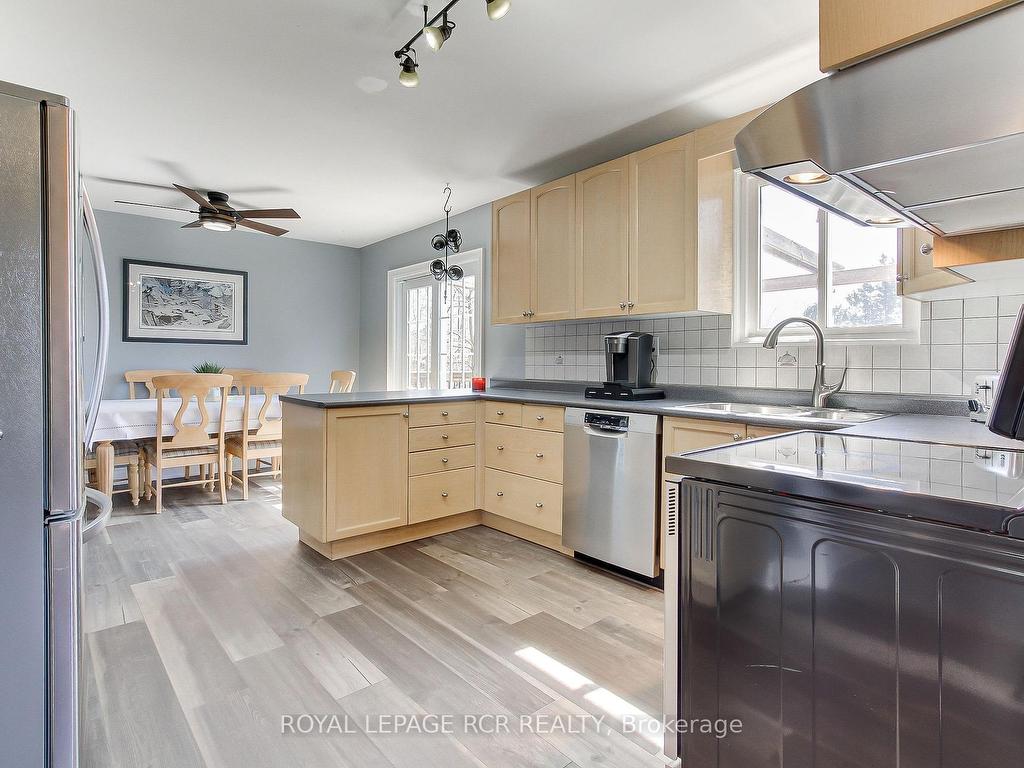 









6


Buce

Avenue,
Bradford West Gwillimbury,




ON
L3Z 2C4

