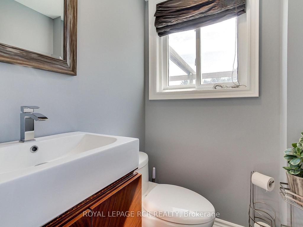 









6


Buce

Avenue,
Bradford West Gwillimbury,




ON
L3Z 2C4

