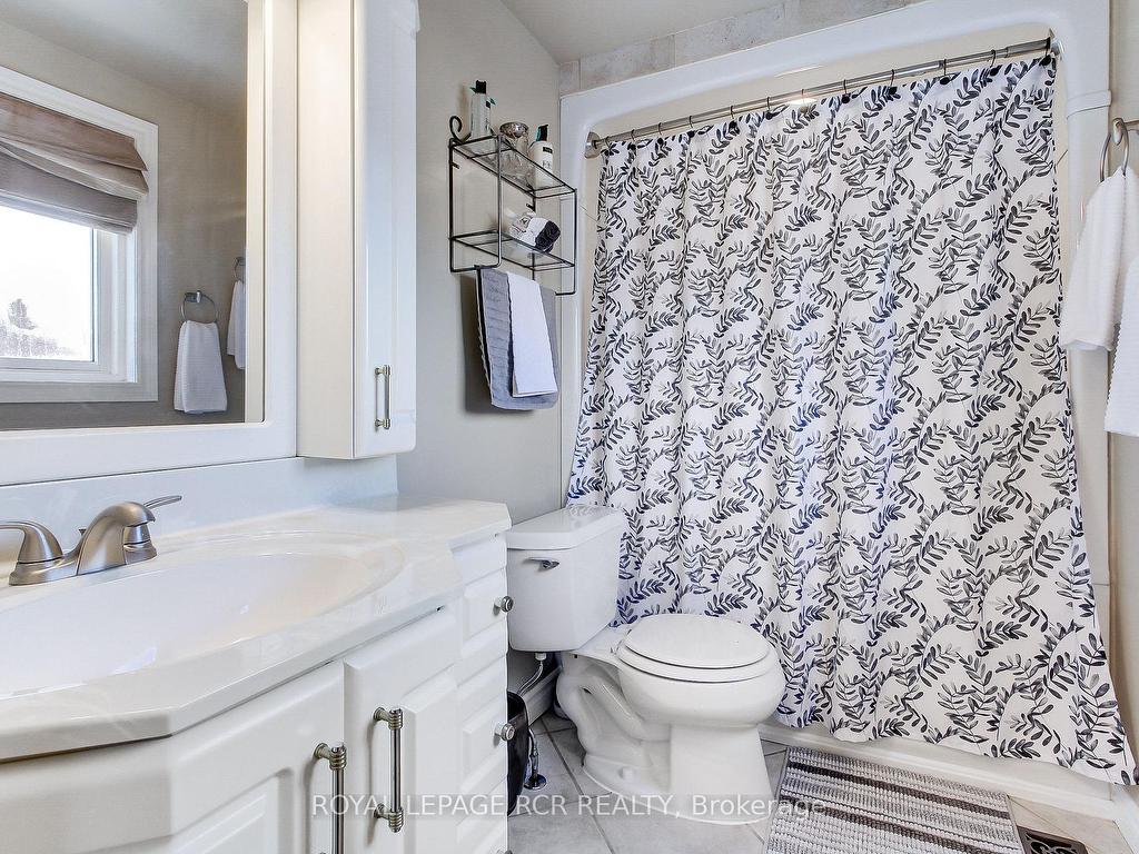 









6


Buce

Avenue,
Bradford West Gwillimbury,




ON
L3Z 2C4

