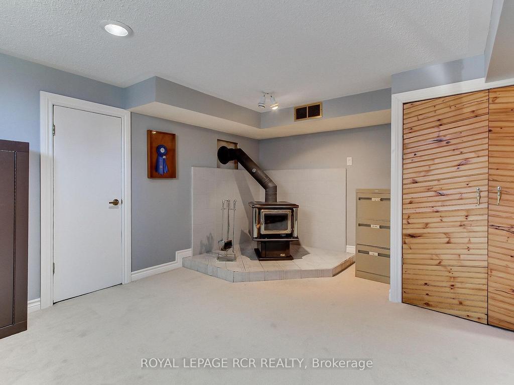 









6


Buce

Avenue,
Bradford West Gwillimbury,




ON
L3Z 2C4


