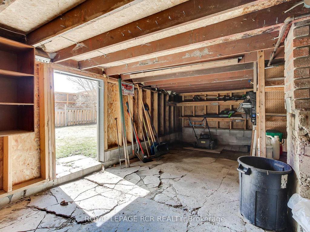 









6


Buce

Avenue,
Bradford West Gwillimbury,




ON
L3Z 2C4

