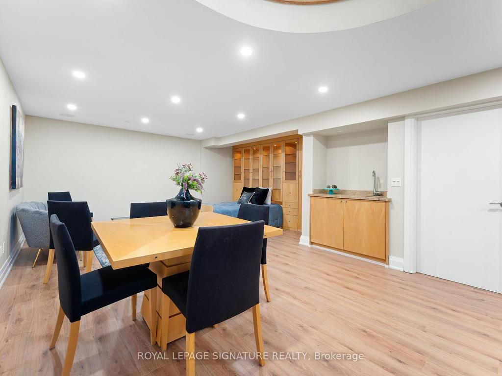 









96


Crimson Mill

Way, 153,
Toronto,




ON
M2L 1T6

