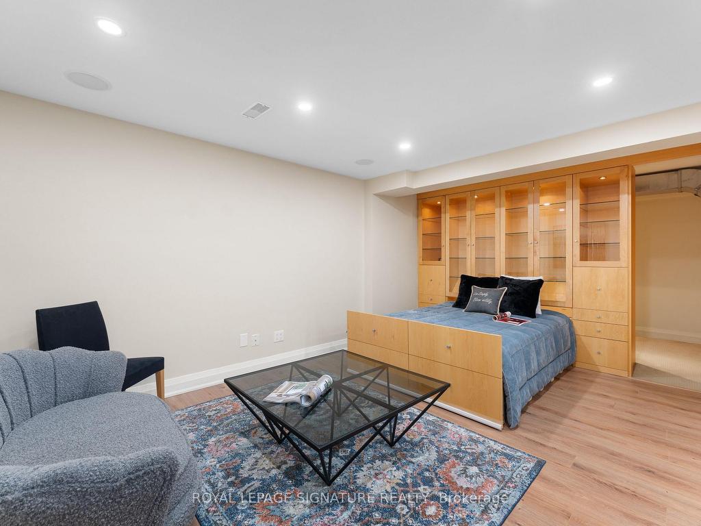 









96


Crimson Mill

Way, 153,
Toronto,




ON
M2L 1T6

