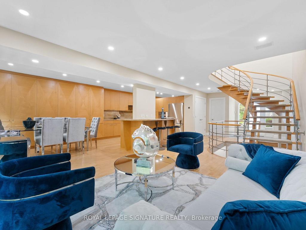 









96


Crimson Mill

Way, 153,
Toronto,




ON
M2L 1T6

