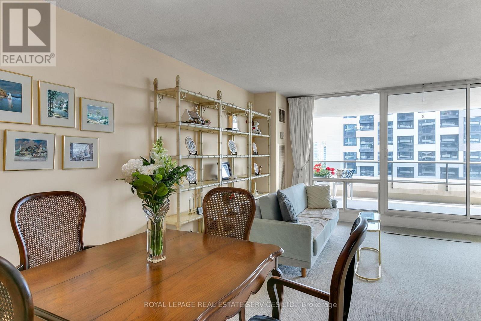 












905 - 50 QUEBEC AVENUE

,
Toronto,




Ontario
M6P4B4

