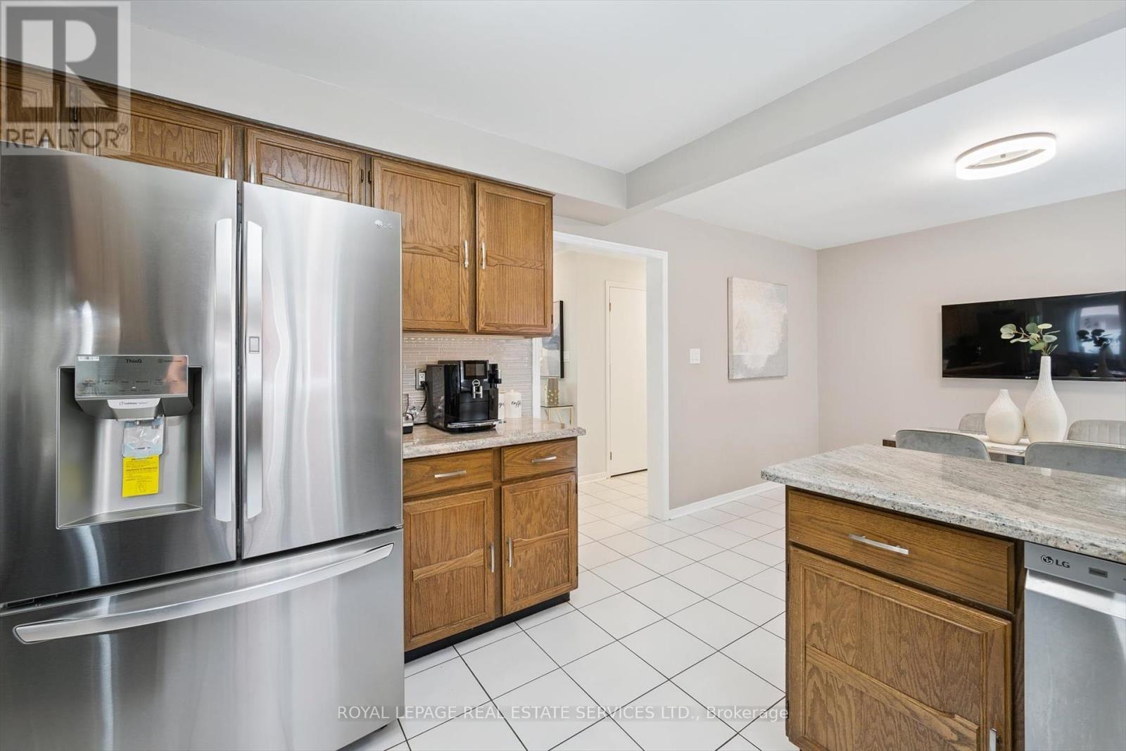 












1448 STATIONMASTER LANE

,
Oakville,




Ontario
L6M3A7

