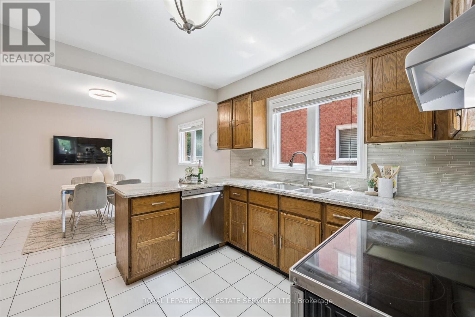 












1448 STATIONMASTER LANE

,
Oakville,




Ontario
L6M3A7


