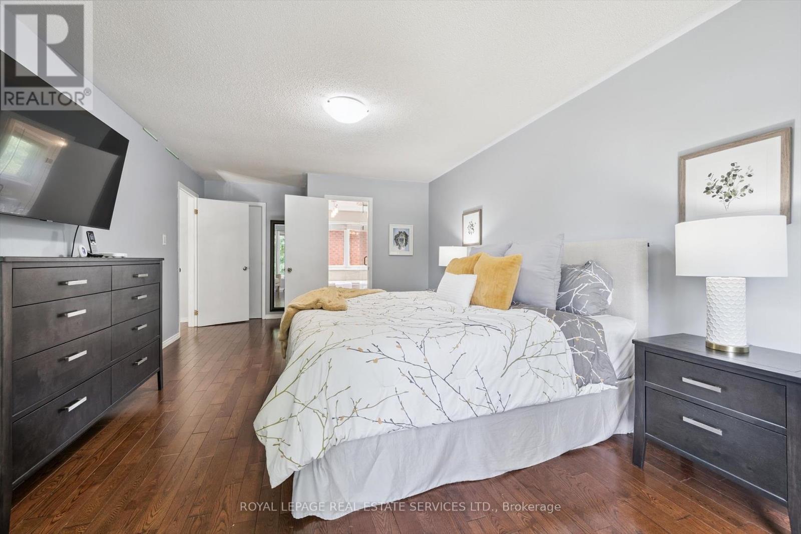 












1448 STATIONMASTER LANE

,
Oakville,




Ontario
L6M3A7

