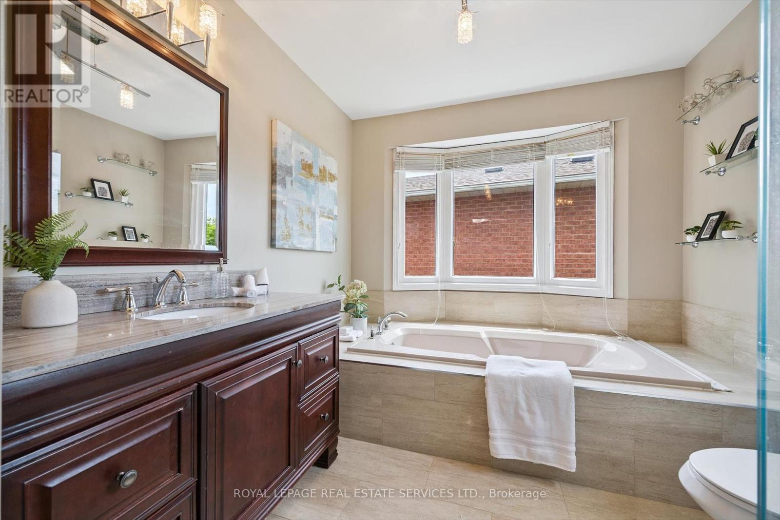 












1448 STATIONMASTER LANE

,
Oakville,




Ontario
L6M3A7

