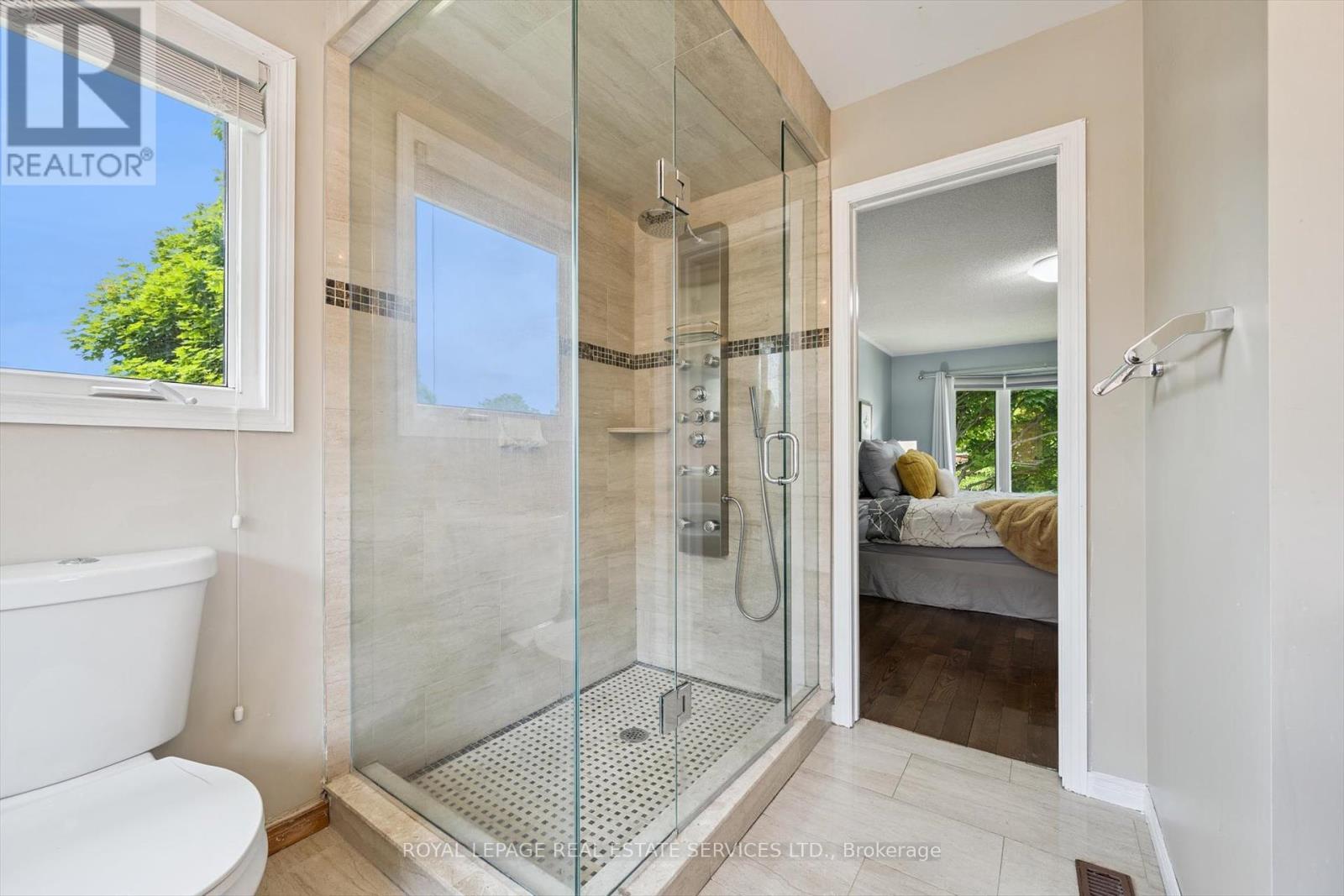 












1448 STATIONMASTER LANE

,
Oakville,




Ontario
L6M3A7

