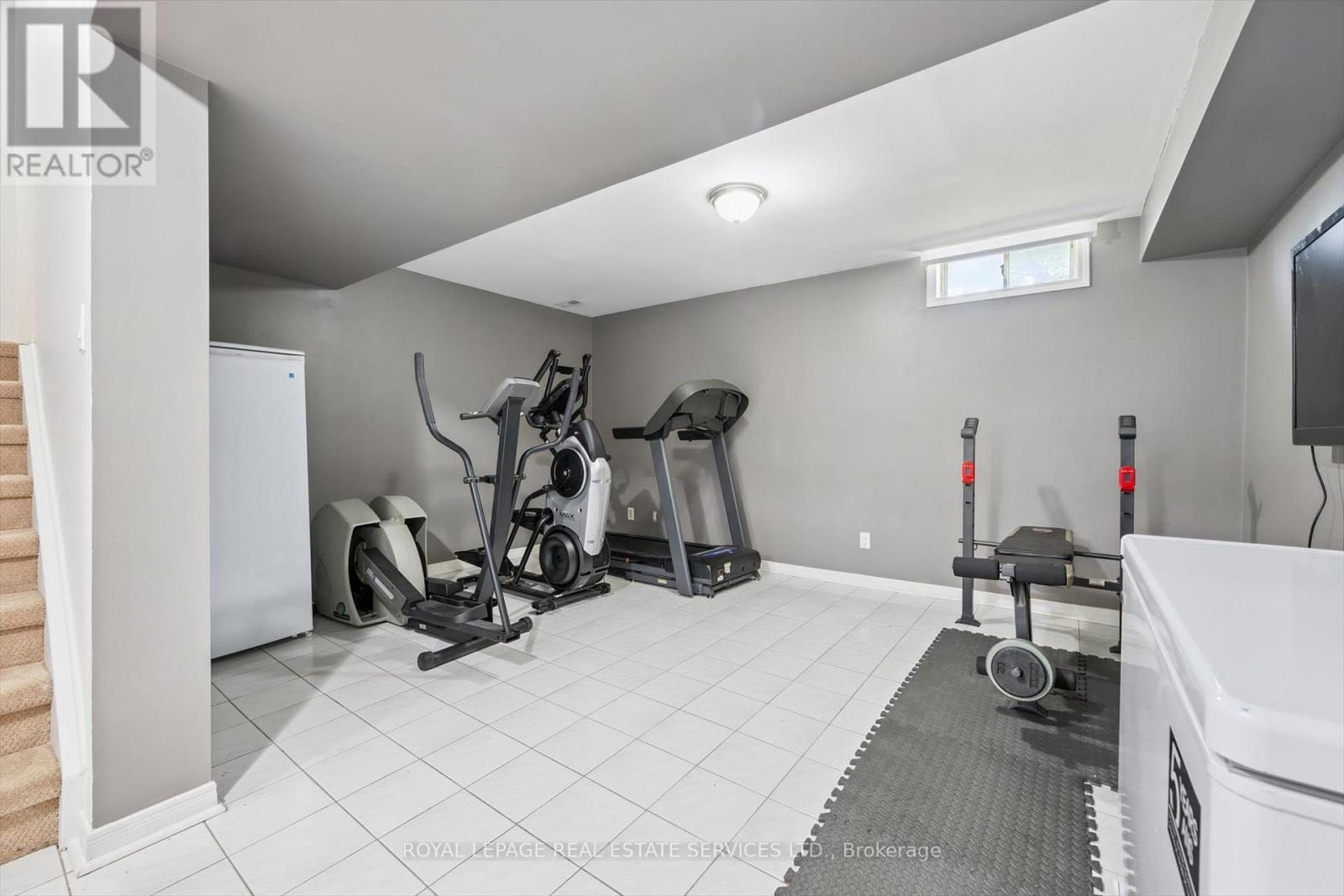 












1448 STATIONMASTER LANE

,
Oakville,




Ontario
L6M3A7

