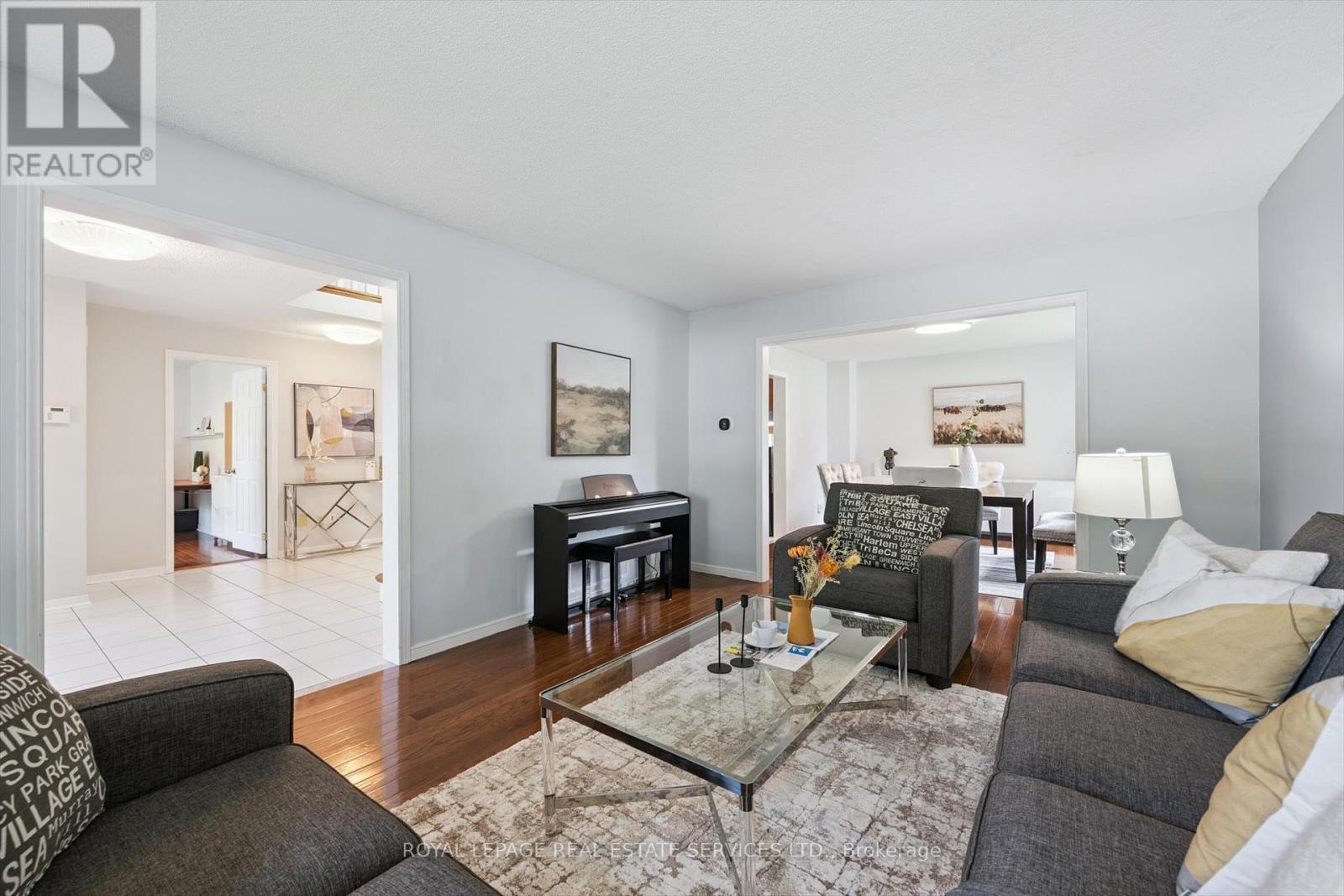 












1448 STATIONMASTER LANE

,
Oakville,




Ontario
L6M3A7

