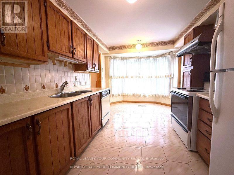 












90 BELINDA SQUARE

,
Toronto,




Ontario
M1W3M2

