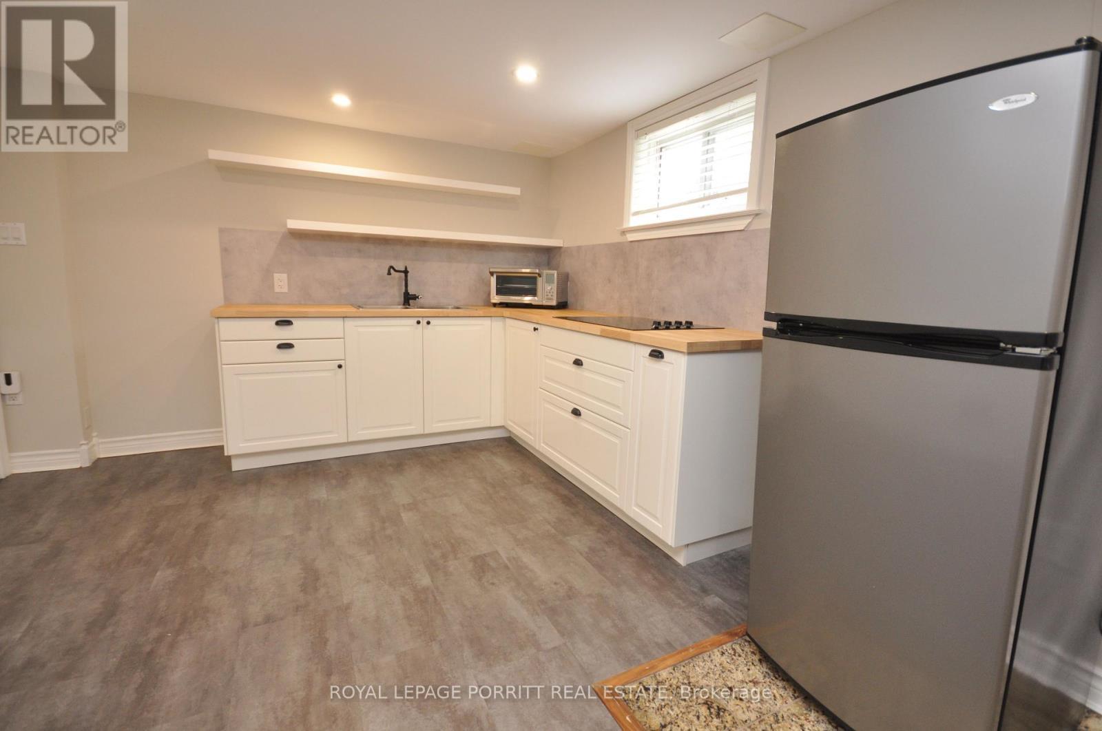 












B - 73 GORT AVENUE

,
Toronto,




Ontario
M8W3Y9

