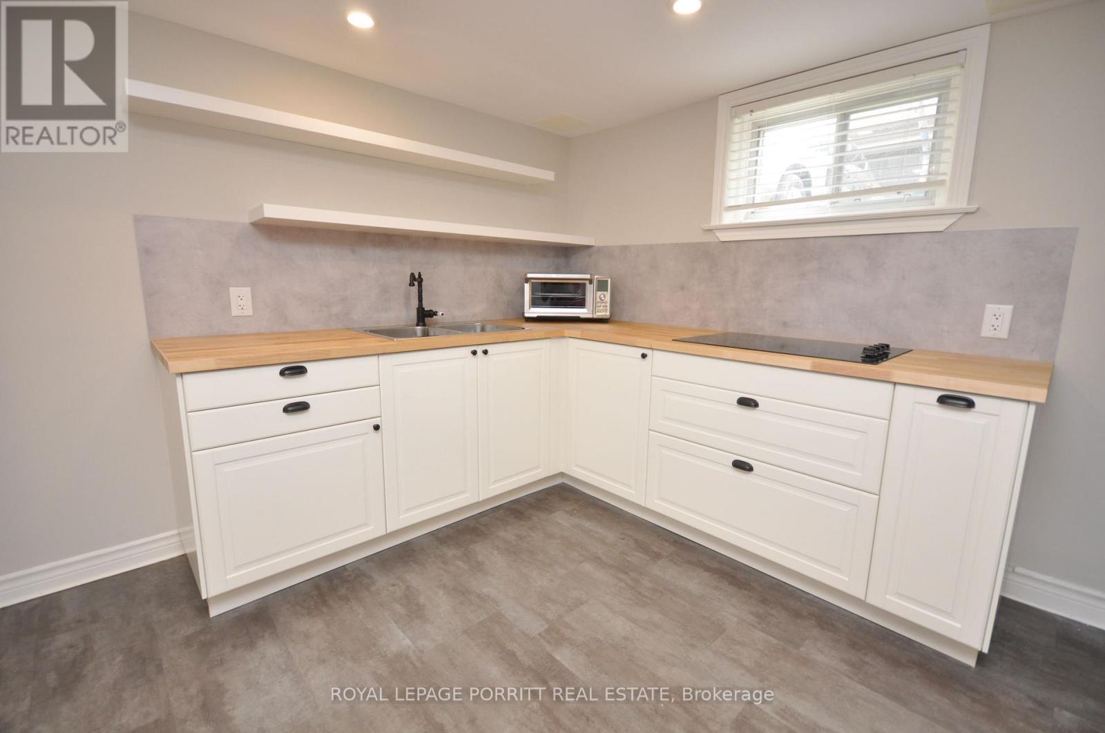 












B - 73 GORT AVENUE

,
Toronto,




Ontario
M8W3Y9

