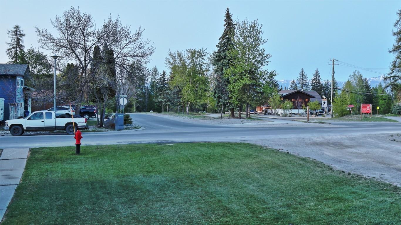 









401


Alpine

Crescent, 1,
Kimberley,




BC
V1A 3B2

