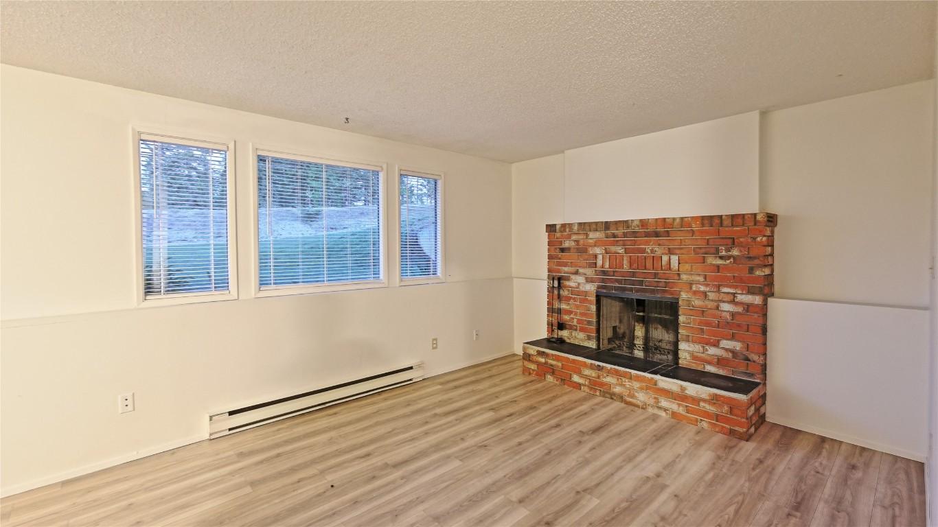 









401


Alpine

Crescent, 1,
Kimberley,




BC
V1A 3B2

