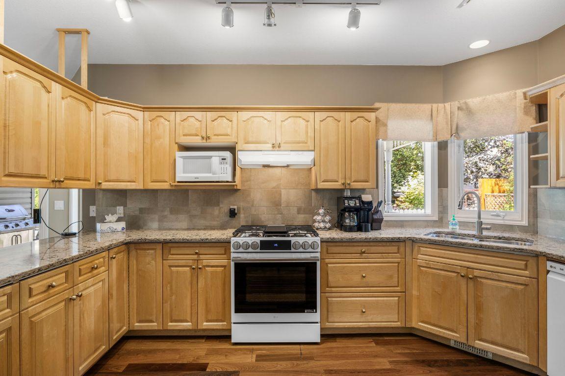 









758


Varney

Court,
Kelowna,




BC
V1W 3Z2

