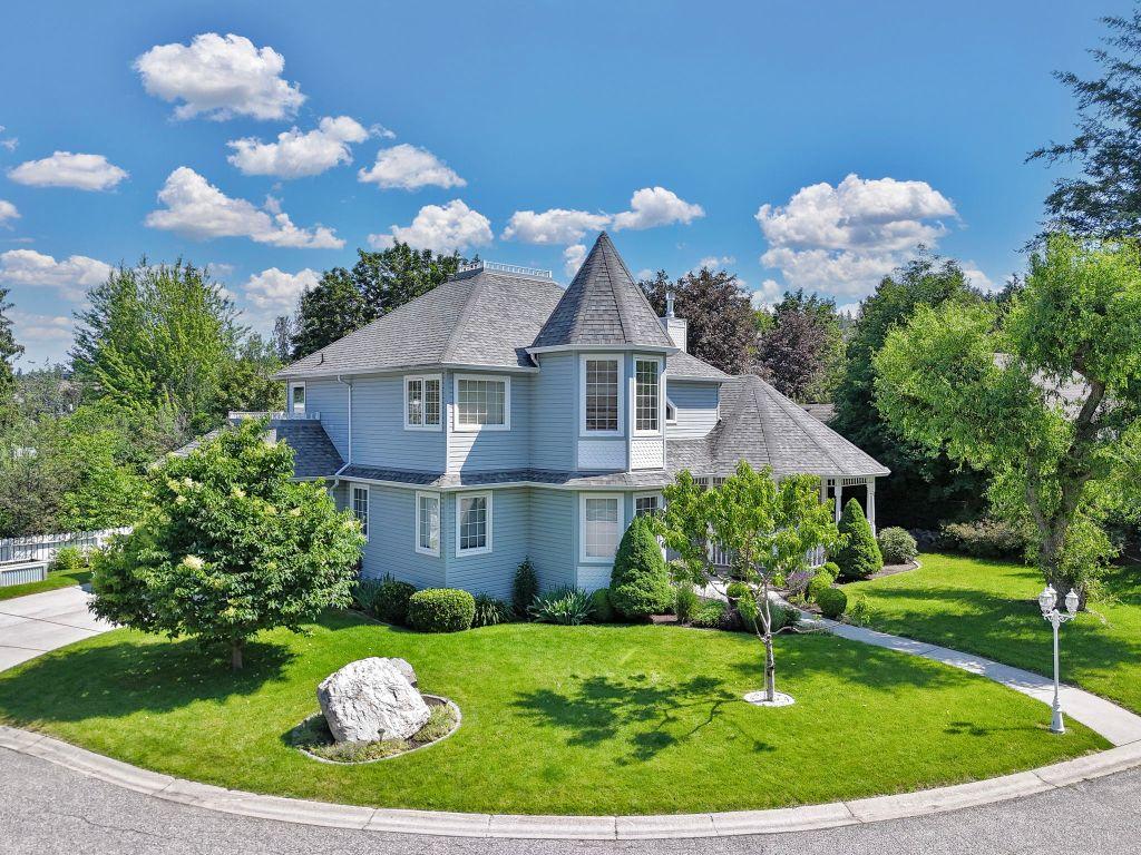 









758


Varney

Court,
Kelowna,




BC
V1W 3Z2

