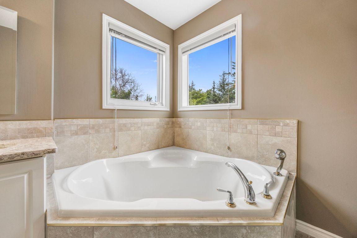 









758


Varney

Court,
Kelowna,




BC
V1W 3Z2

