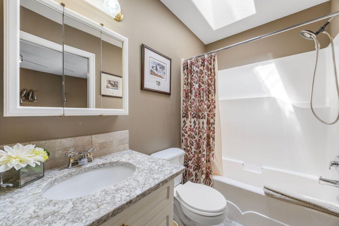 









758


Varney

Court,
Kelowna,




BC
V1W 3Z2

