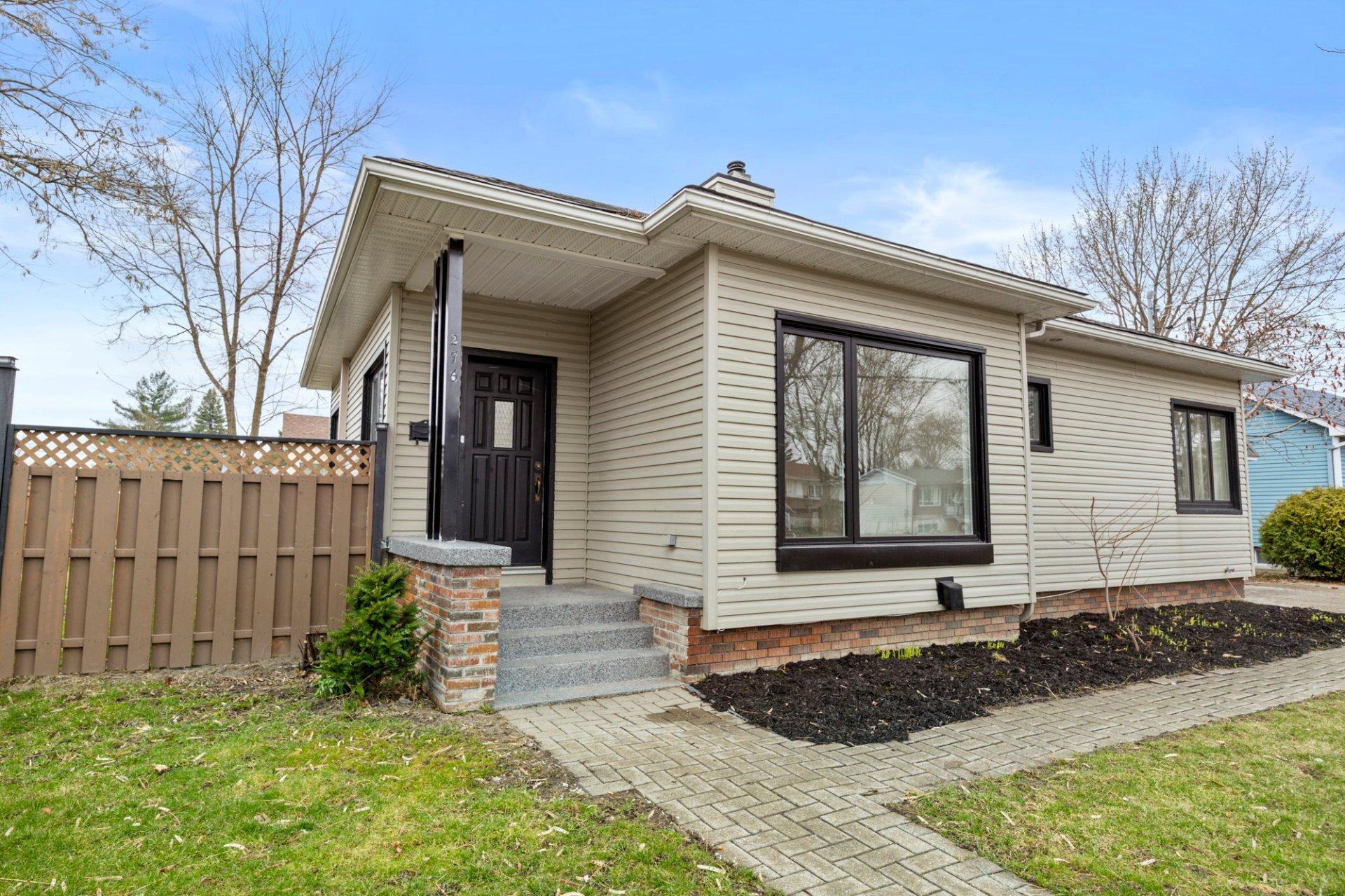 









276


Rue Brillon

,
Beloeil,




QC
J3G2T6

