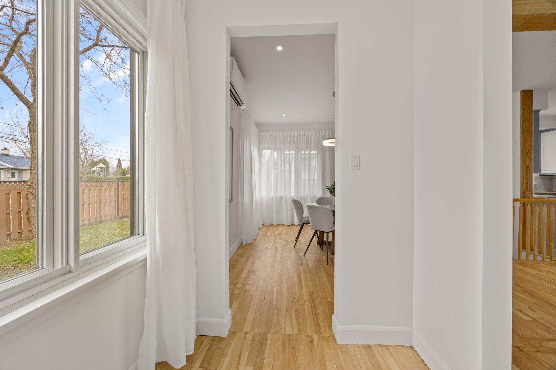 









276


Rue Brillon

,
Beloeil,




QC
J3G2T6


