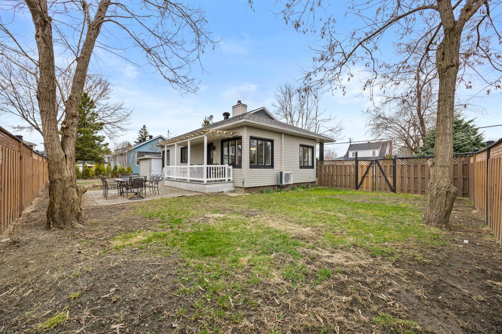 









276


Rue Brillon

,
Beloeil,




QC
J3G2T6

