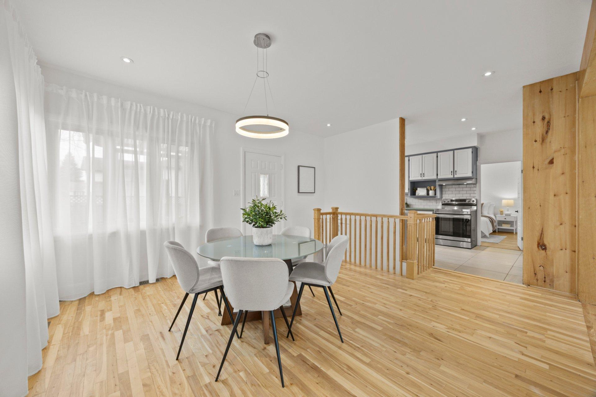 









276


Rue Brillon

,
Beloeil,




QC
J3G2T6

