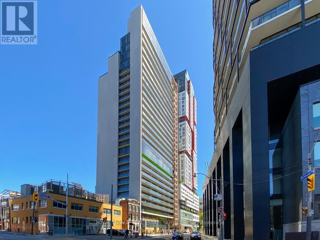 












2116 - 330 RICHMOND STREET W

,
Toronto,




Ontario
M5V1X2

