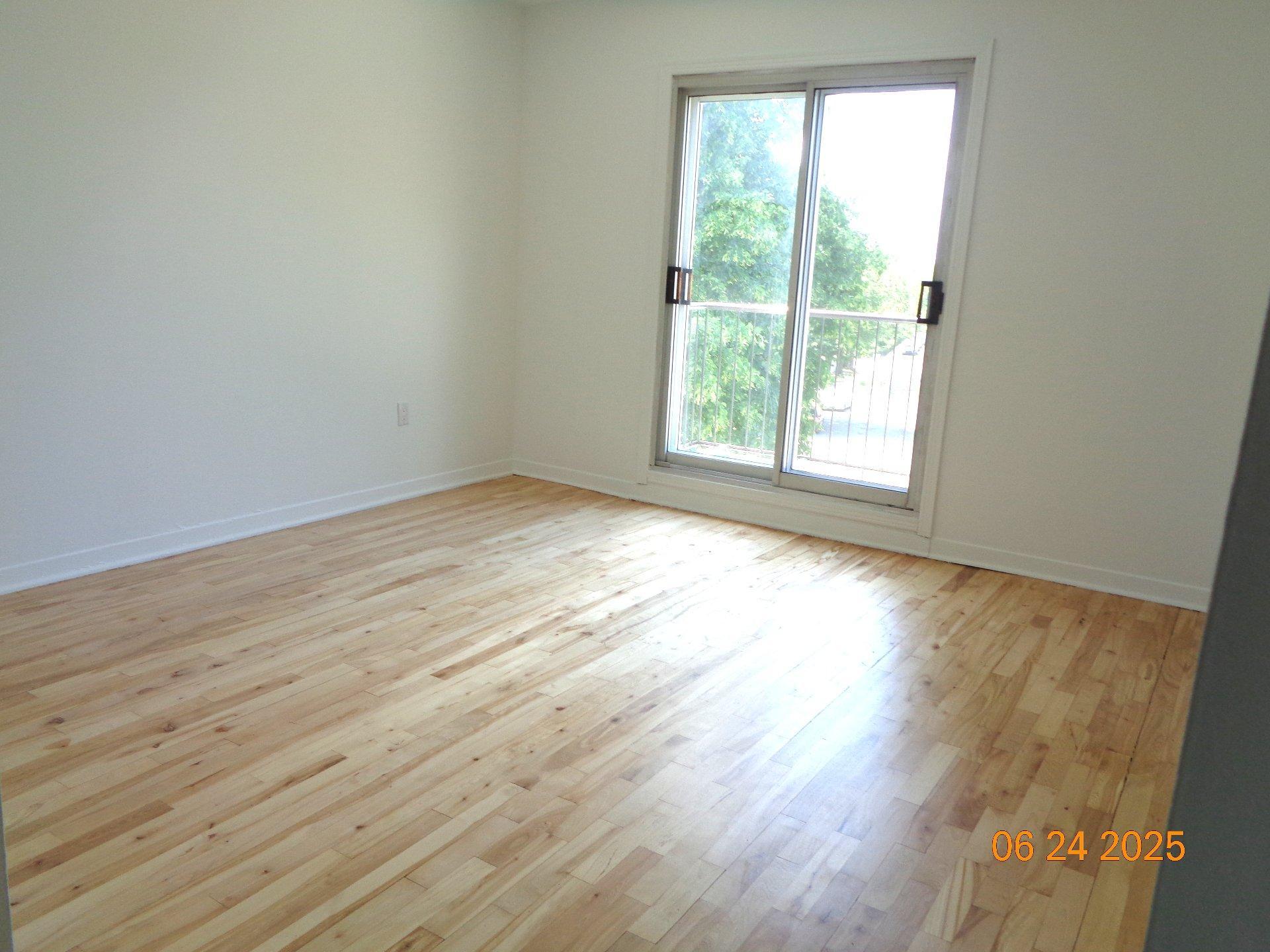 









10061


Boul. St-Michel

, 6,
Montréal (Montréal-Nord),




QC
H1H5G9

