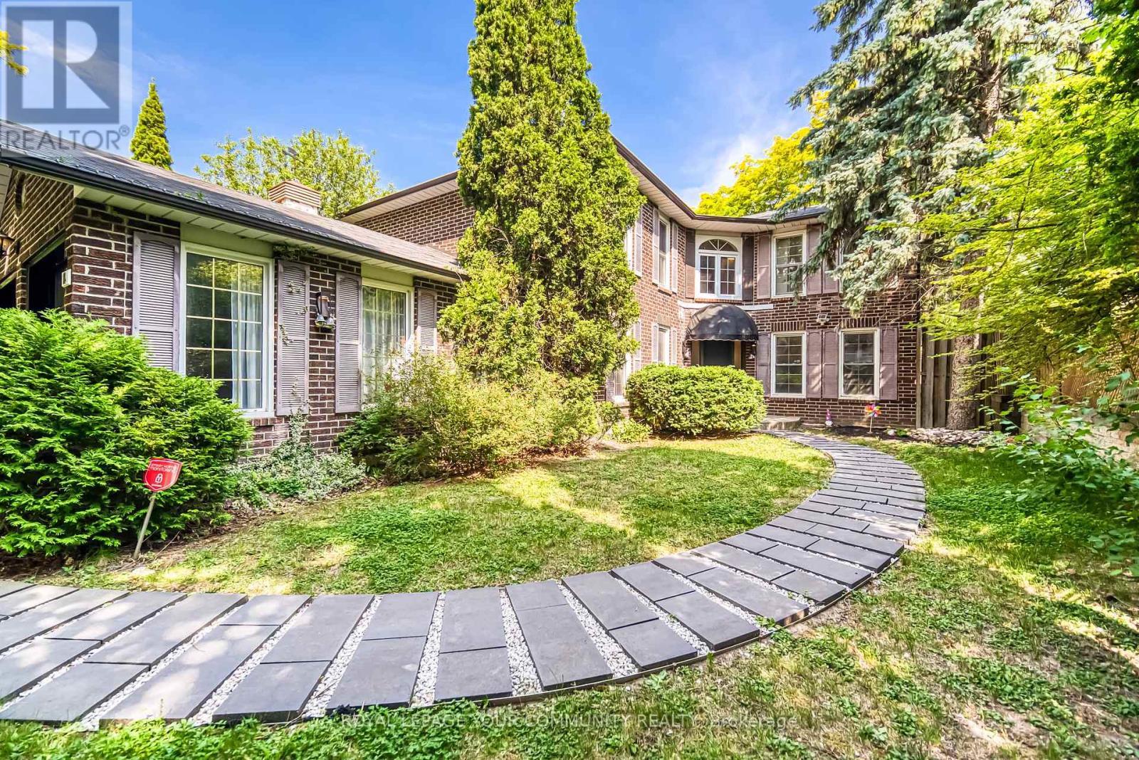 












14 JULIA STREET

,
Markham,




Ontario
L3T4R9

