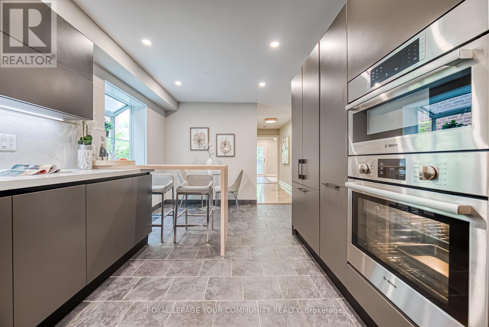 












14 JULIA STREET

,
Markham,




Ontario
L3T4R9

