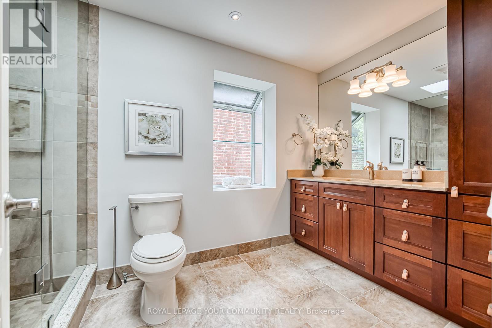 












14 JULIA STREET

,
Markham,




Ontario
L3T4R9

