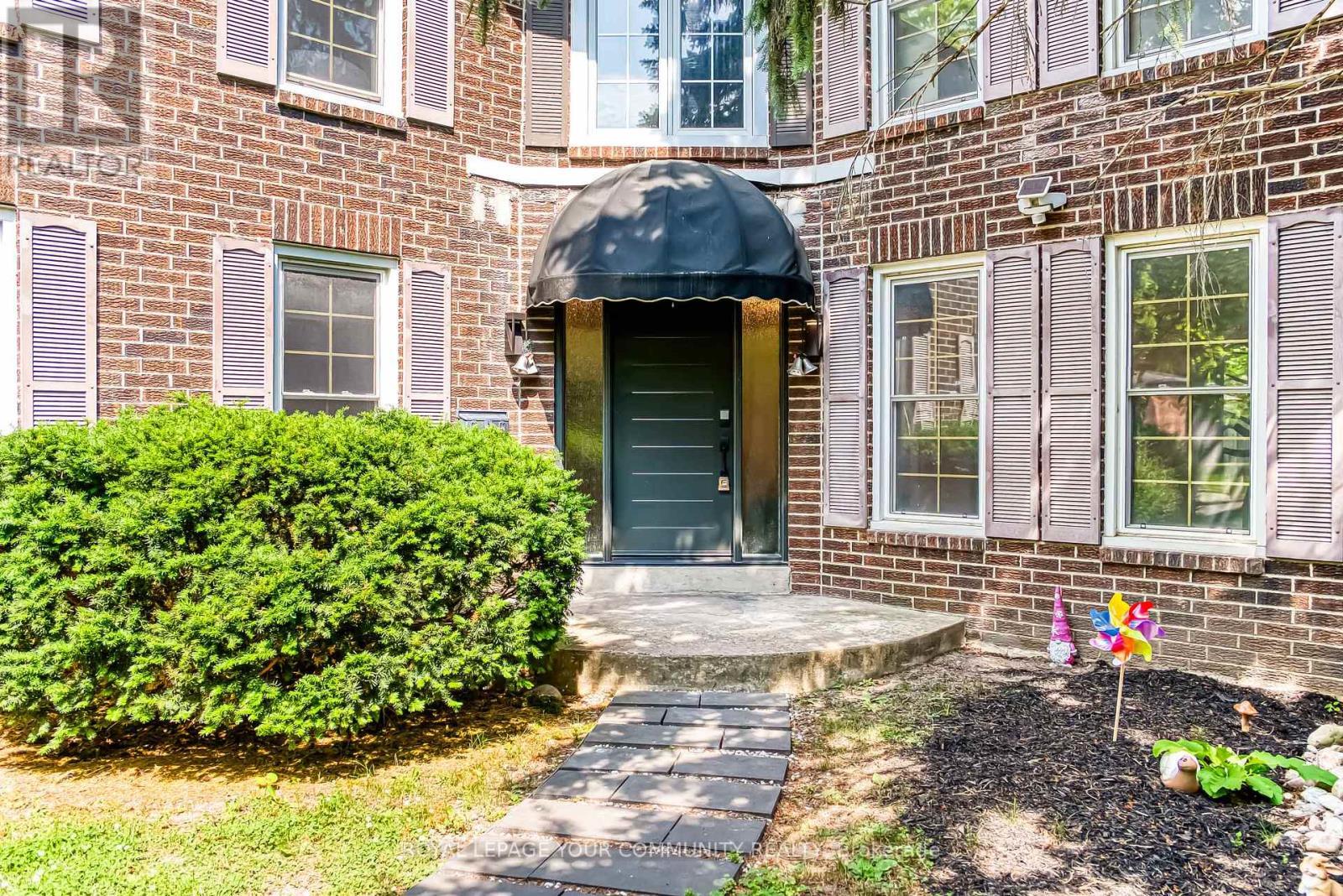 












14 JULIA STREET

,
Markham,




Ontario
L3T4R9

